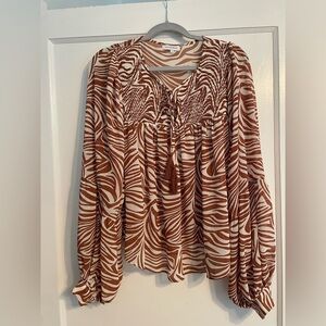 Giraffe-like print top